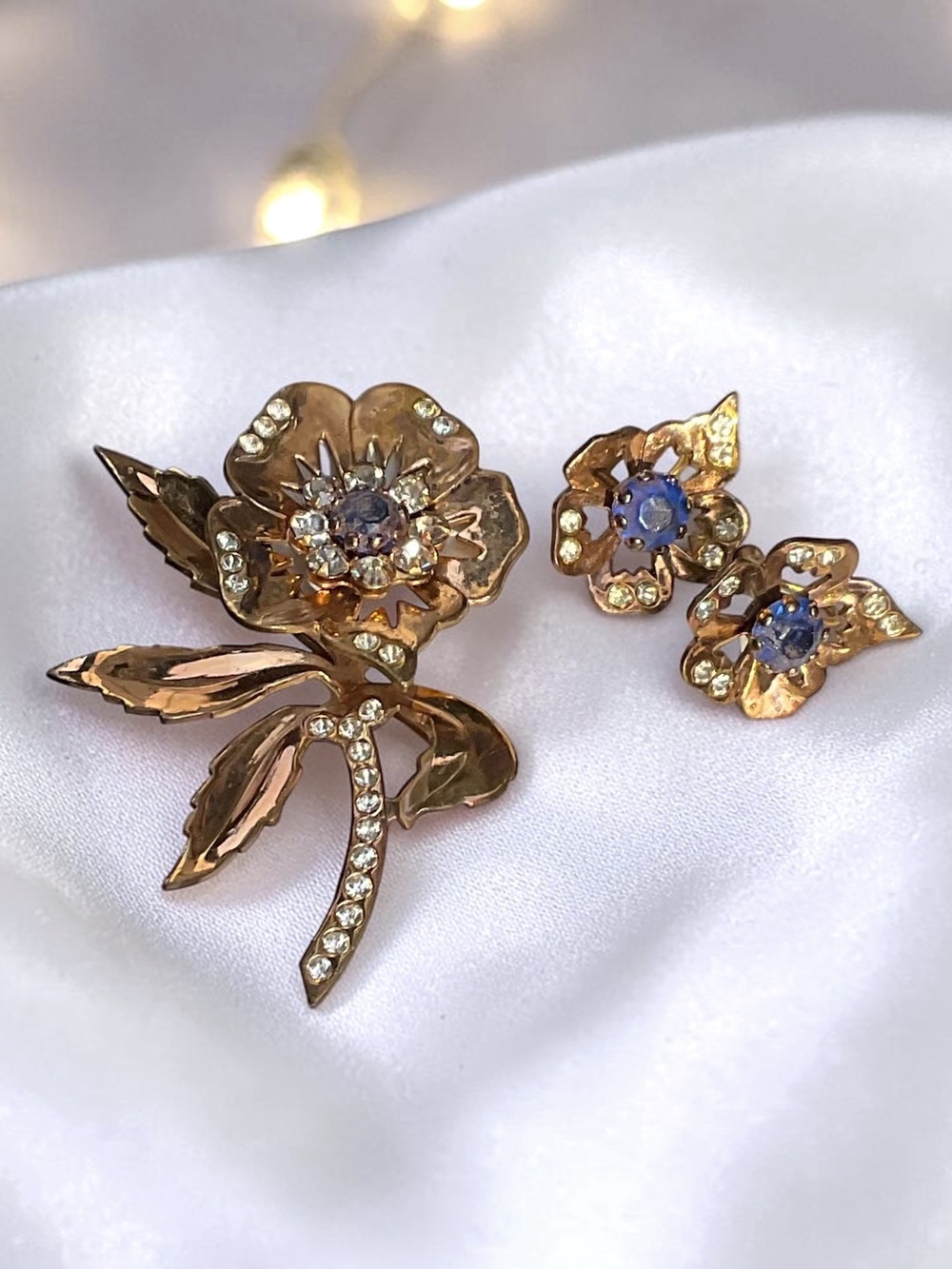 🌺Vintage Rhinestone Brooch & Earrings